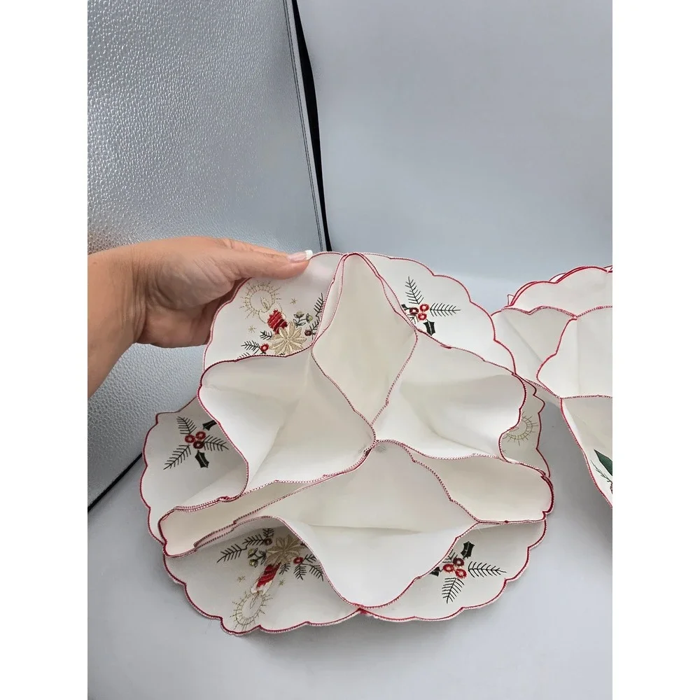 Christmas basket‎ liners Bun Warmers Set of 2 White Red Embroidered Linens
